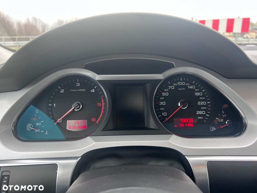 Audi A6 Avant 3.0 TDI DPF quattro tiptronic - 11