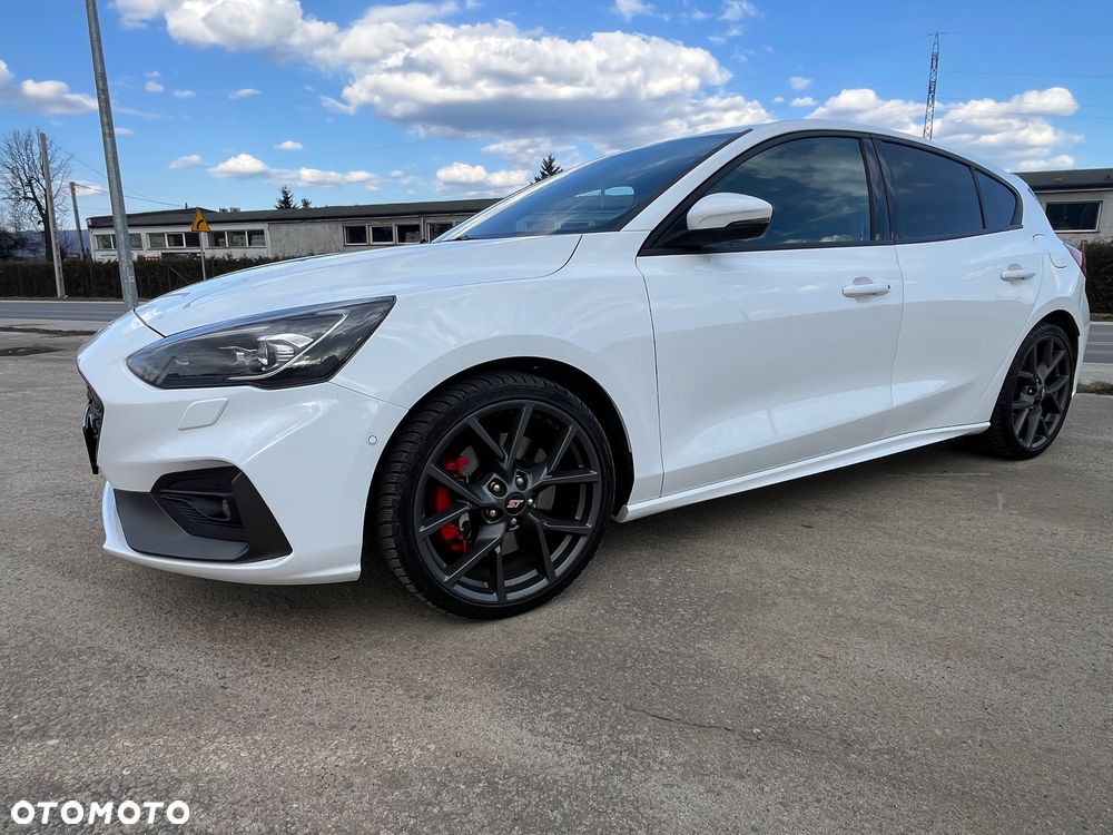 Ford Focus 2.3 EcoBoost S&S ST - 11