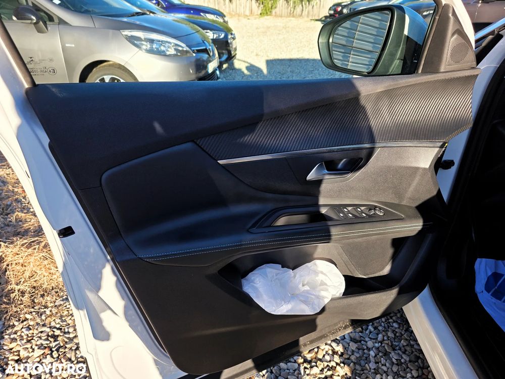 Peugeot 3008 PHEV 300 EAT8 4X4 GT - 22