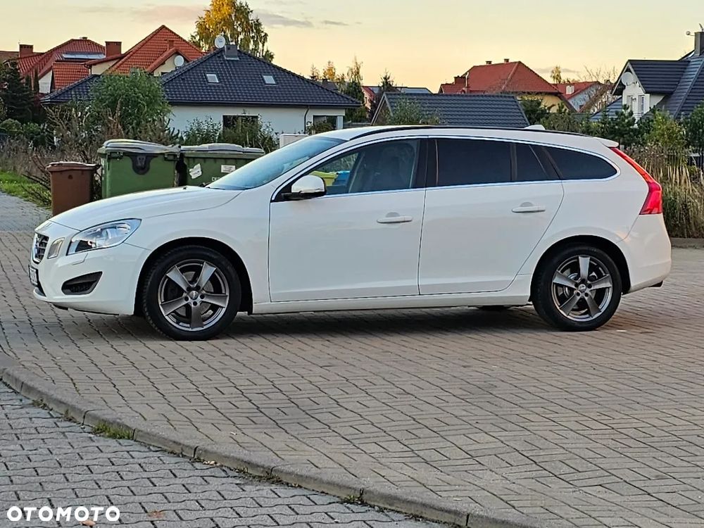 Volvo V60 D4 Momentum - 1
