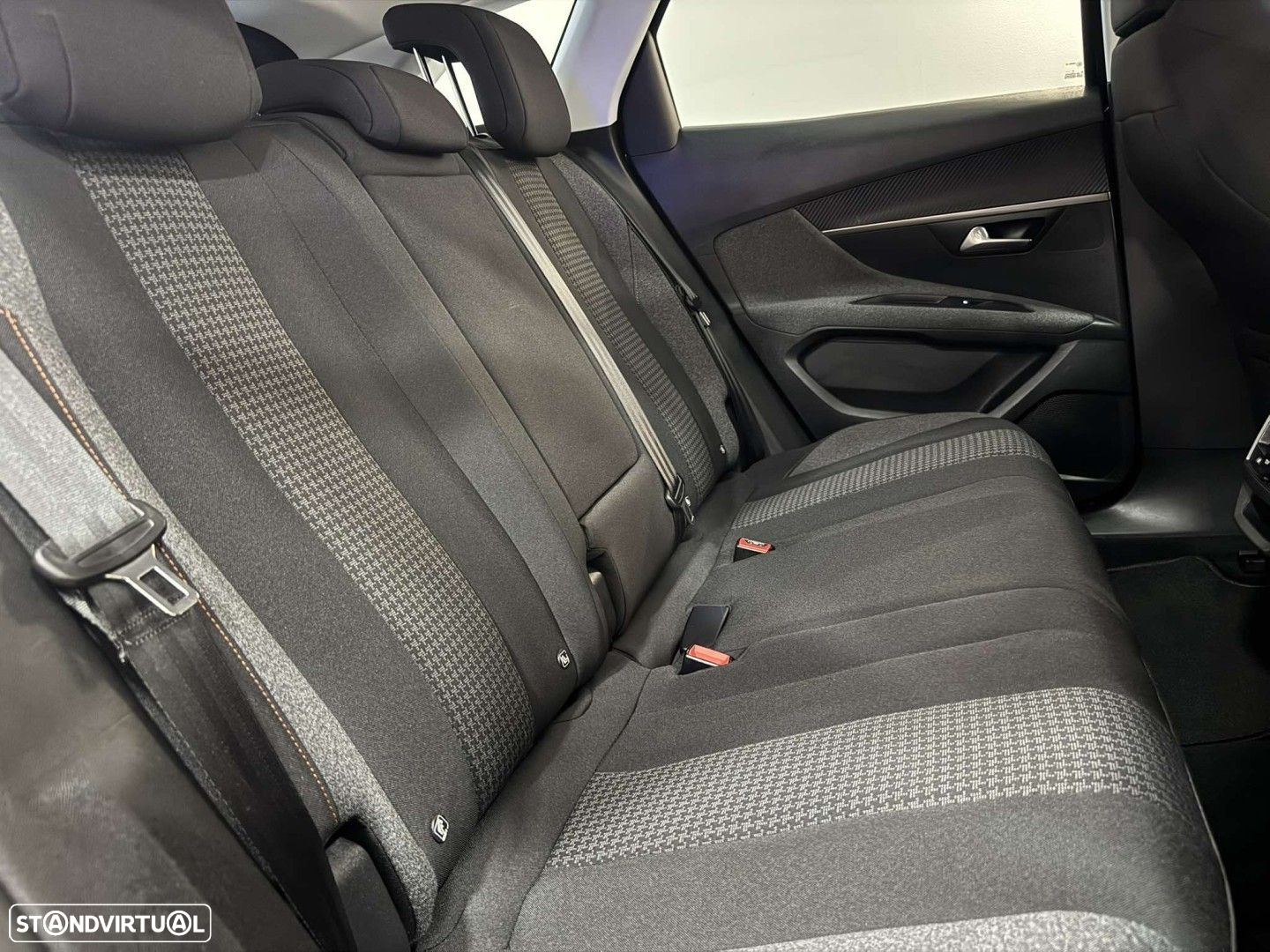 Peugeot 3008 1.5 BlueHDi Active - 19