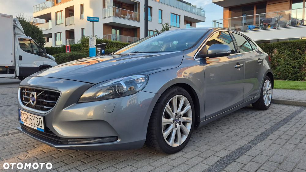 Volvo V40 T3 Drive-E Momentum - 1