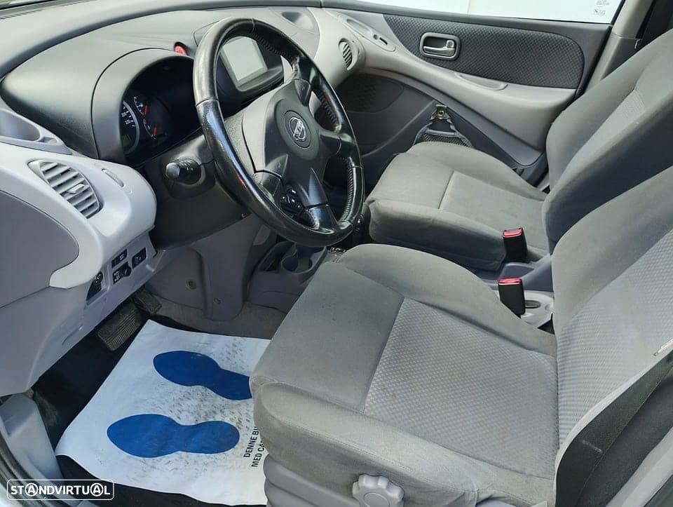 Nissan Almera Tino - 6