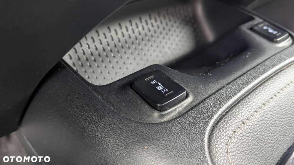 Toyota Corolla 1.8 Hybrid Comfort - 17