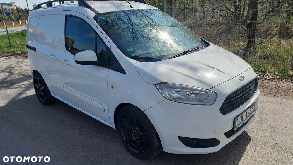 Ford Transit Courier - 2