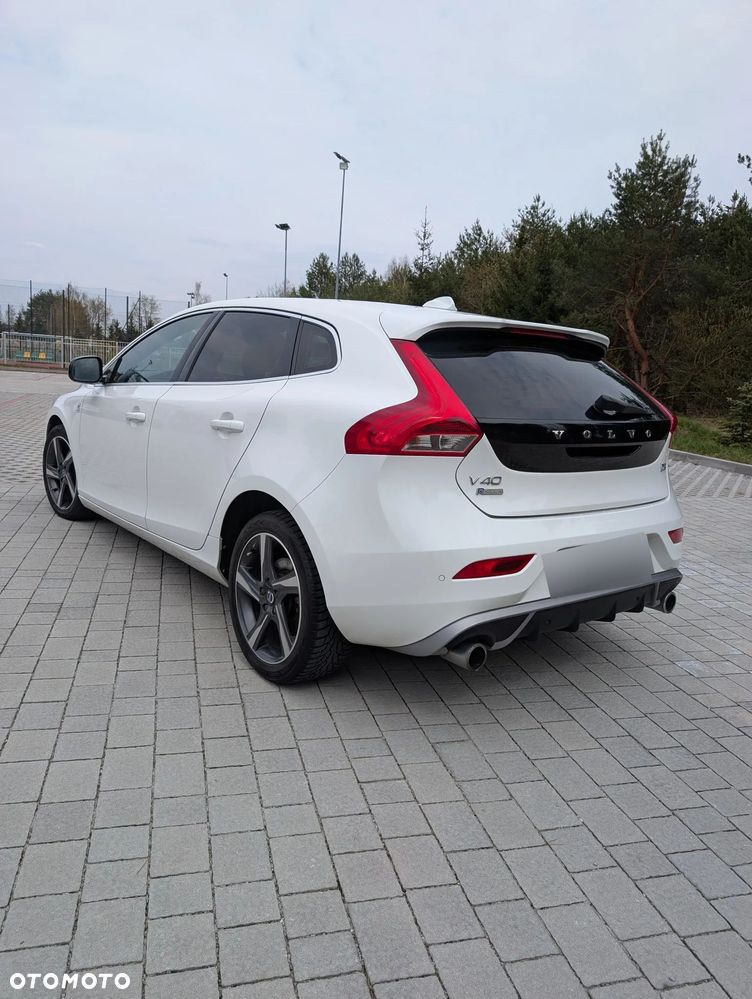 Volvo V40 D3 R-Design - 5