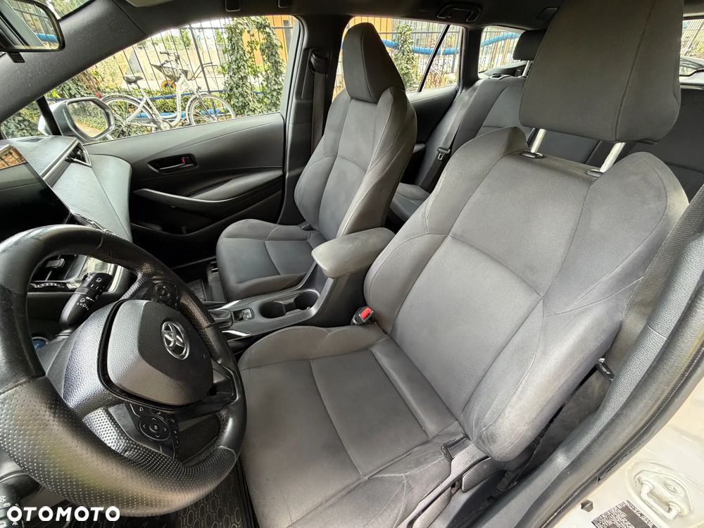 Toyota Corolla 1.8 Hybrid Active - 17