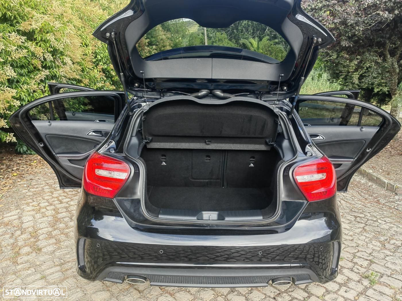 Mercedes-Benz A 180 d AMG Line - 16
