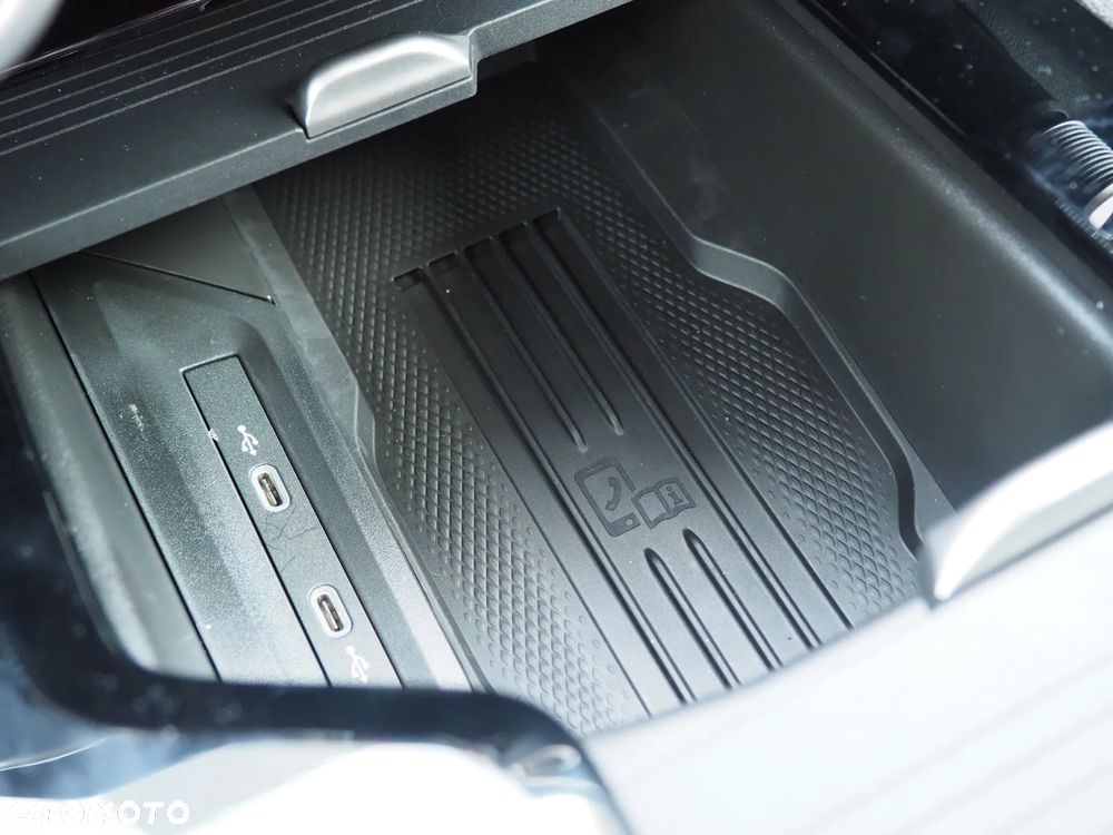 Skoda Superb 2.0 TDI SCR 4x4 Drive DSG - 9