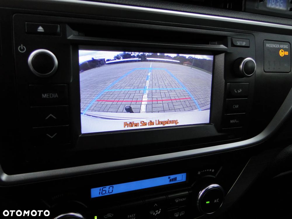 Toyota Auris 2.0 D-4D Prestige - 8