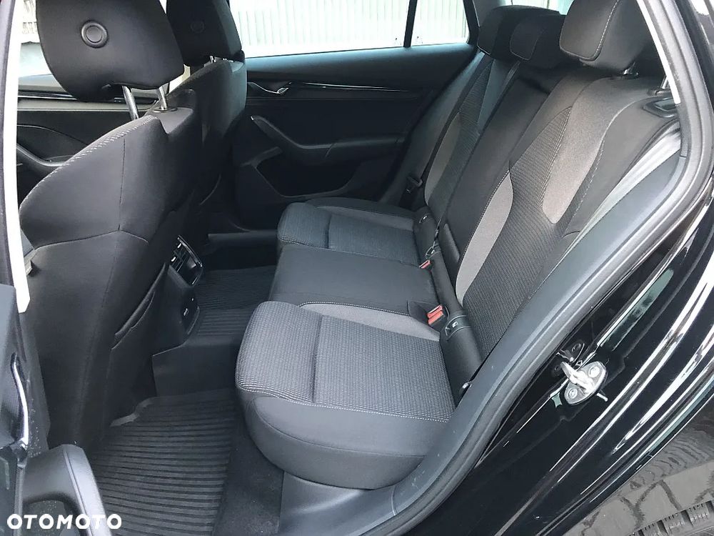 Skoda Octavia 2.0 TDI Ambition DSG - 11