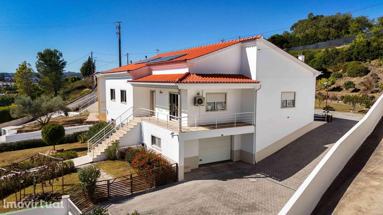 Excelente moradia T3 - Onde a sustentabilidade é premium - Grande imagem: 2/34