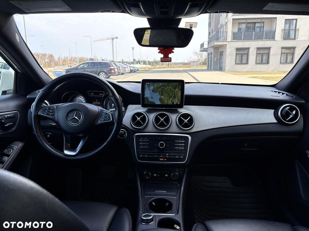 Mercedes-Benz GLA 250 4-Matic - 17