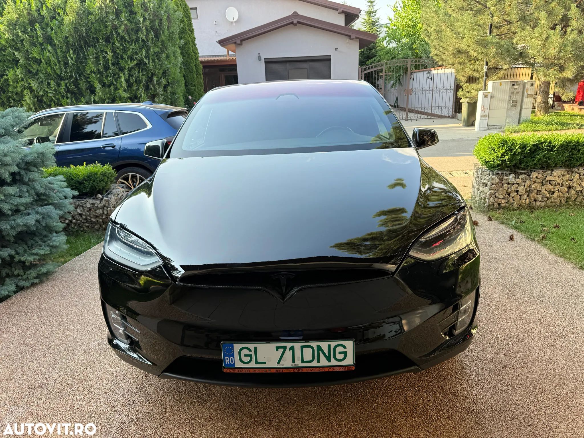 Tesla Model X - 1