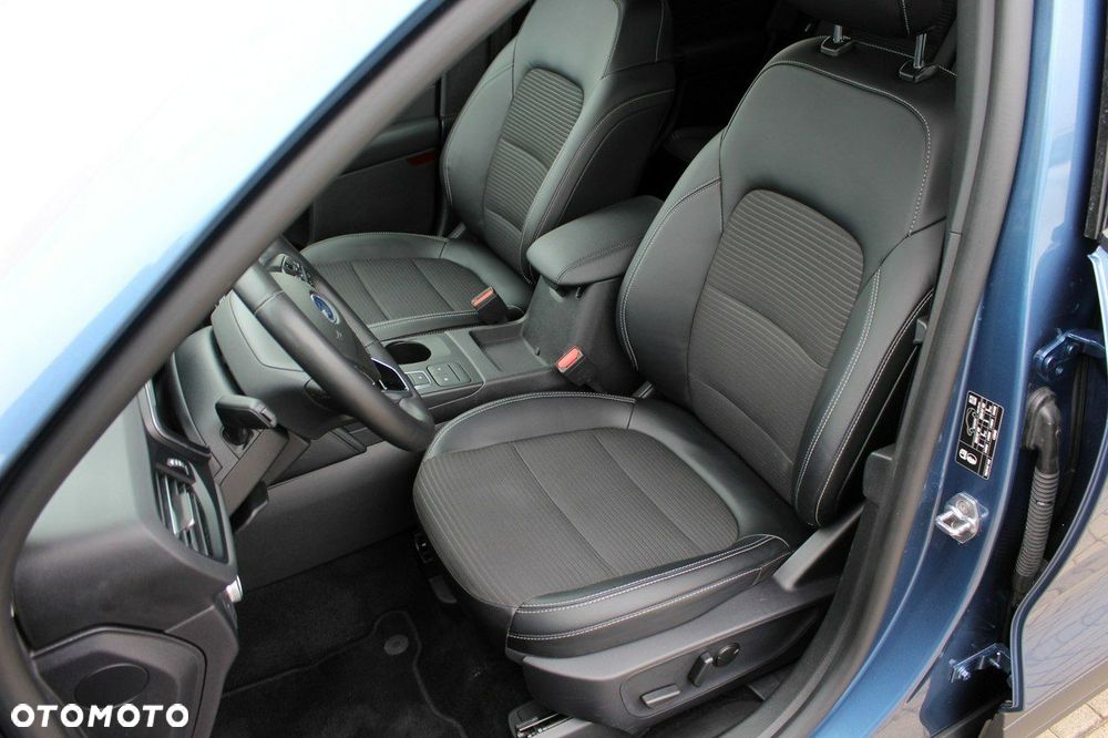 Ford Kuga - 32