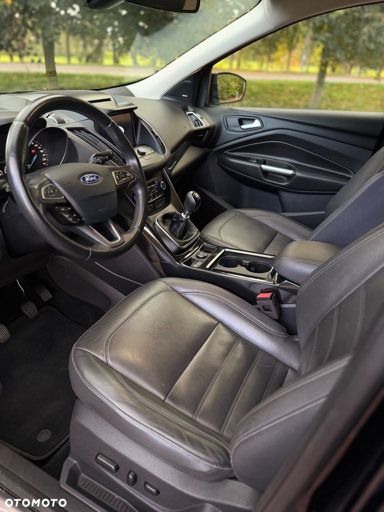 Ford Kuga - 25