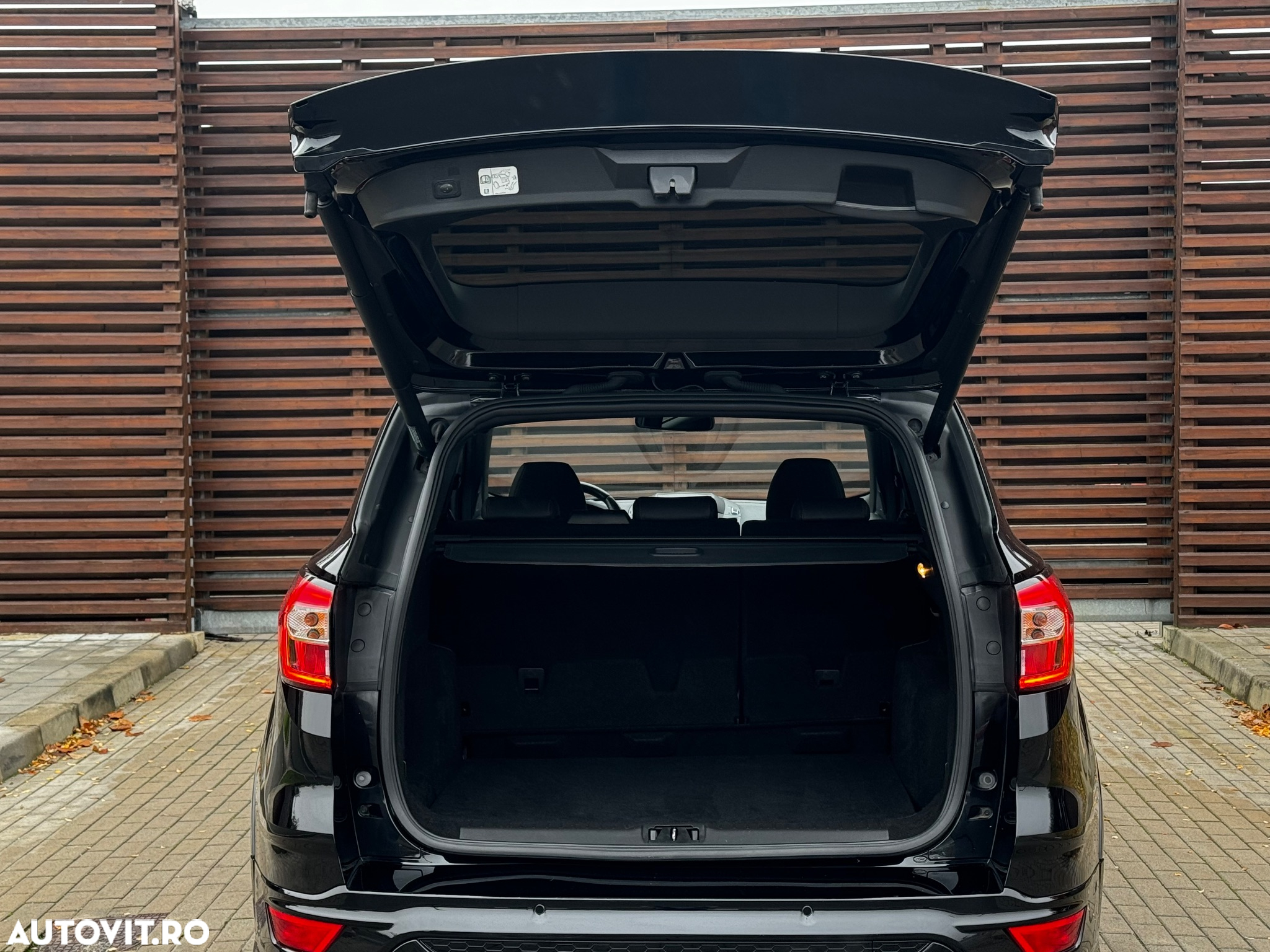 Ford Kuga 2.0 TDCi 4x4 Aut. ST-Line - 12