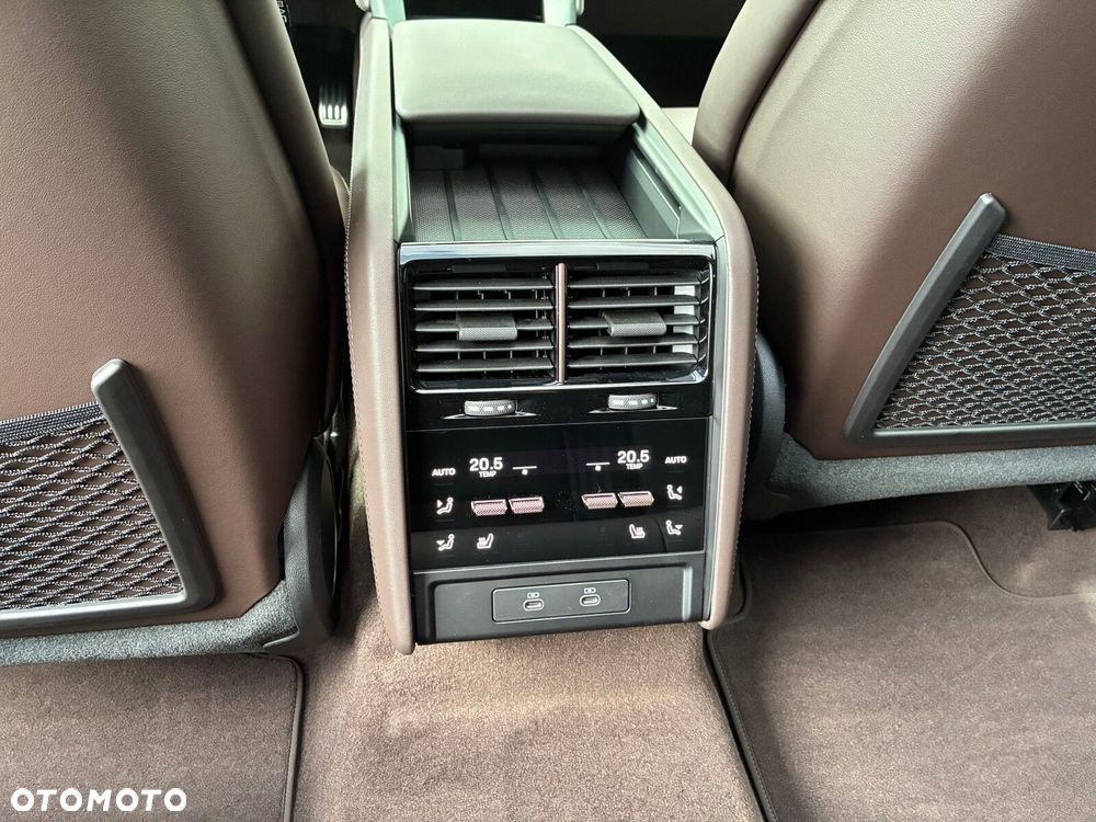 Porsche Cayenne - 24