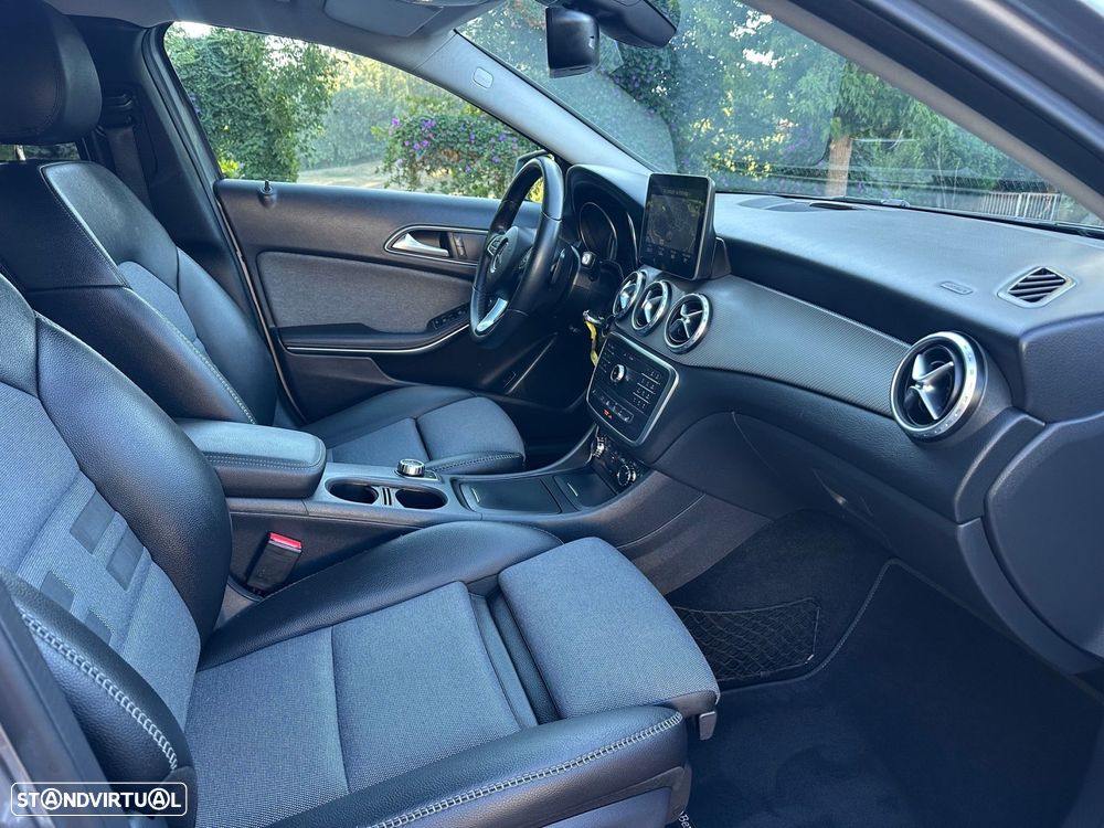 Mercedes-Benz GLA 180 d 7G-DCT Urban - 23