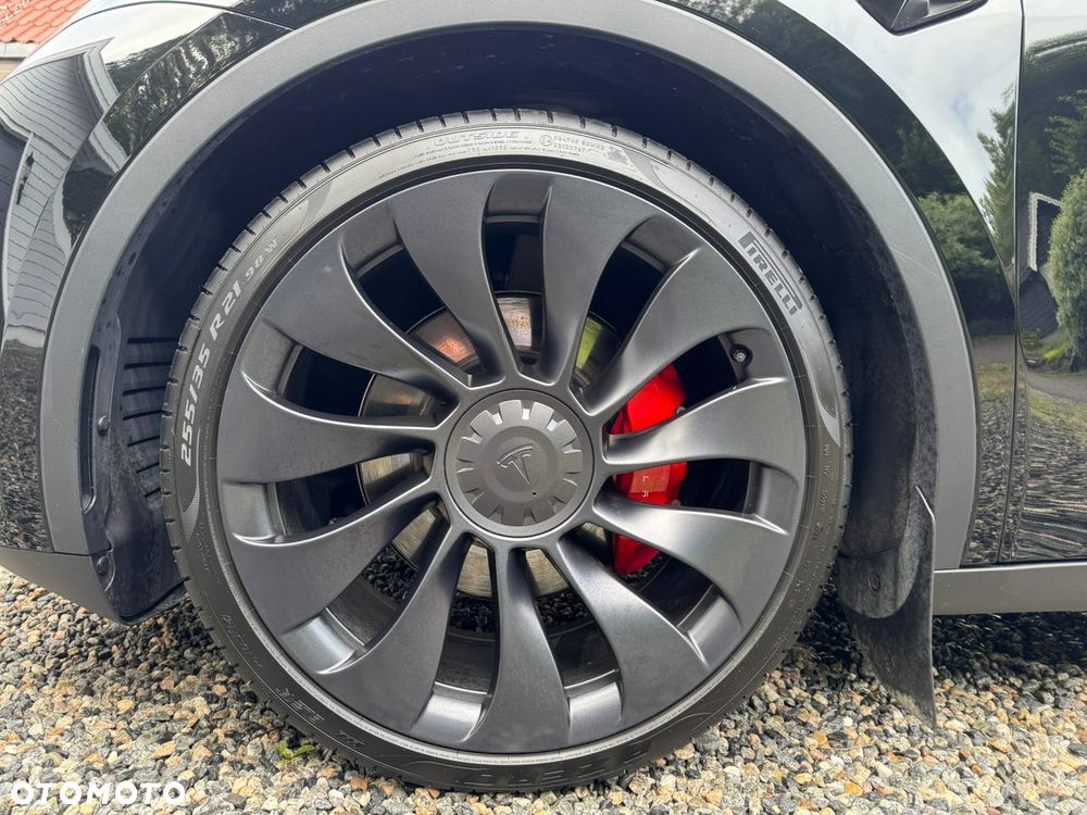 Tesla Y Long Range AWD - 11