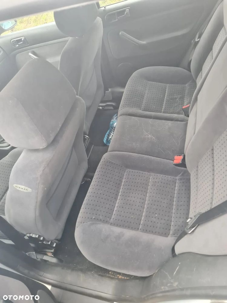 Volkswagen Golf - 5