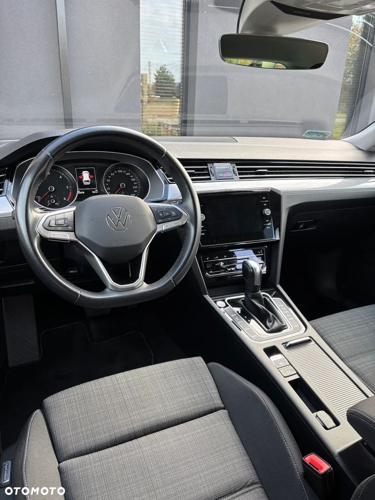 Volkswagen Passat - 8