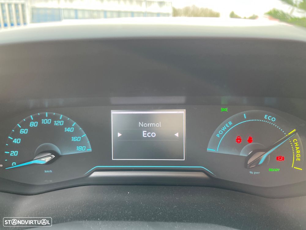 Peugeot e-208 50 kWh Allure Pack - 36
