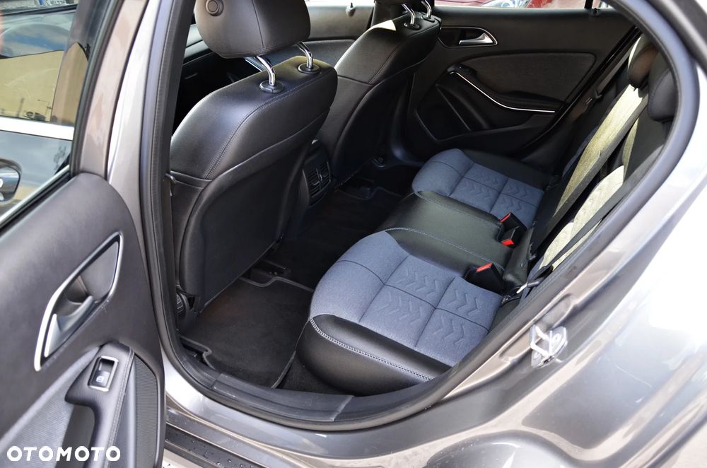 Mercedes-Benz GLA 180 (CDI) d 7G-DCT Style - 32