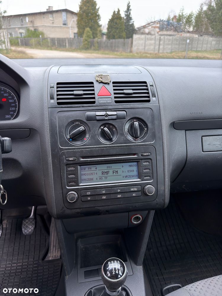 Volkswagen Touran - 13