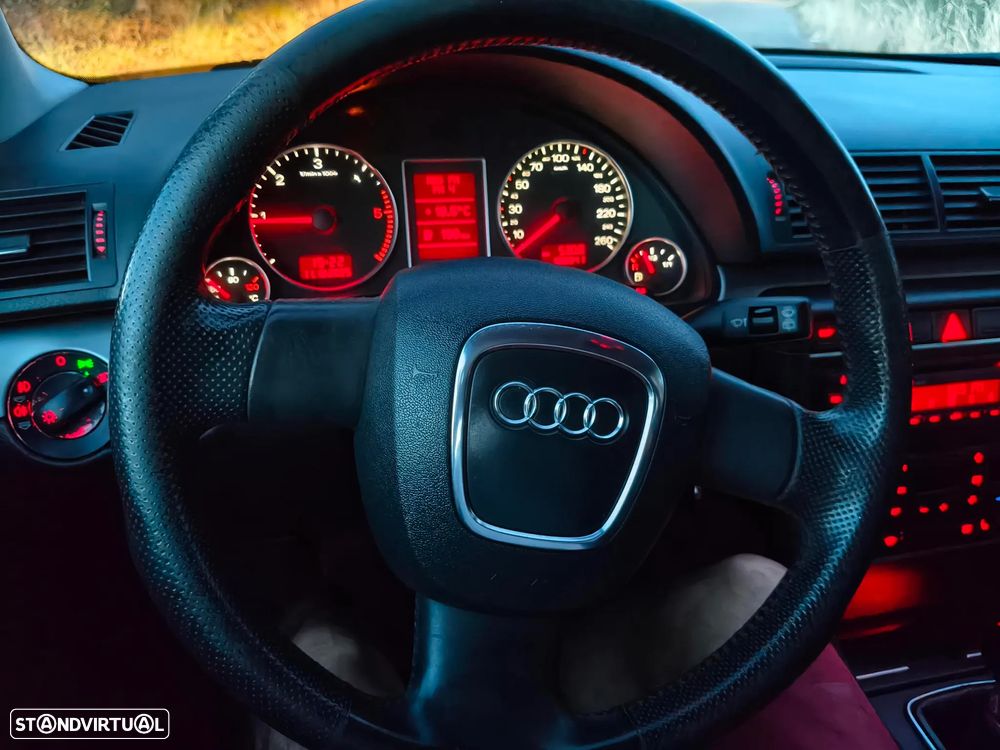 Audi A4 Avant 2.0 TDI Advance - 13