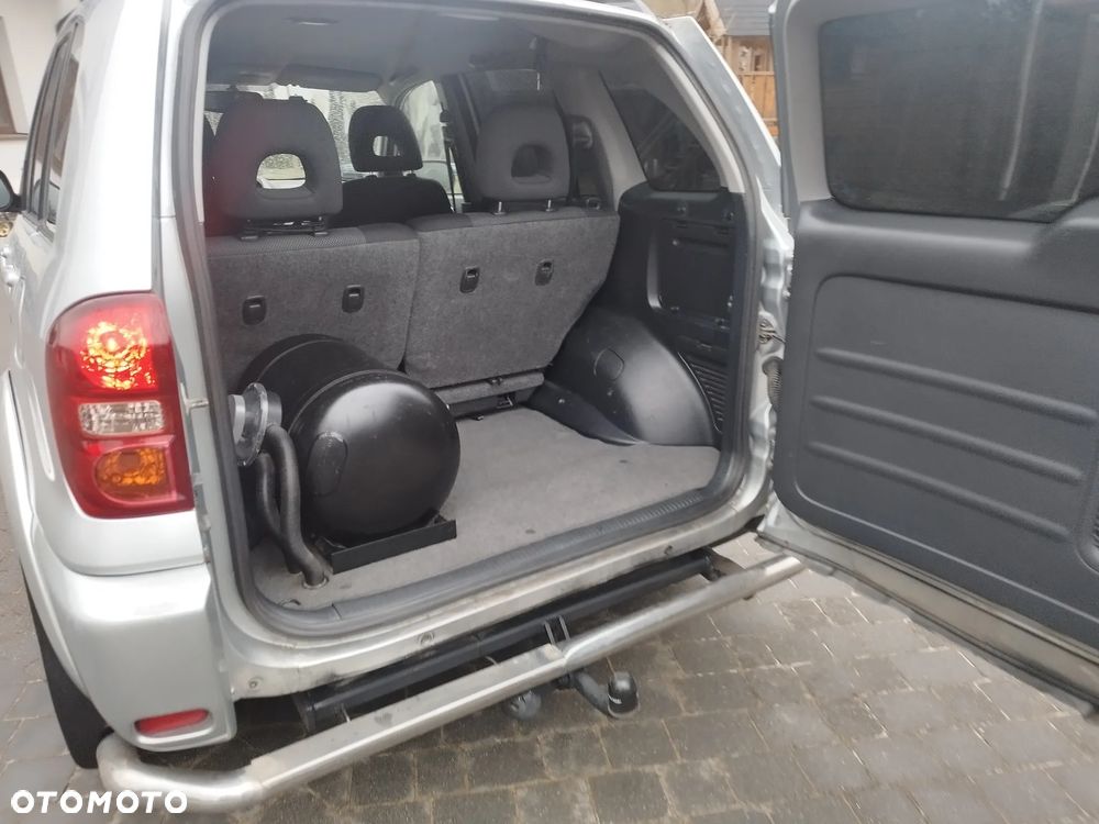 Toyota RAV4 2.0 VVT-i Sol - 40