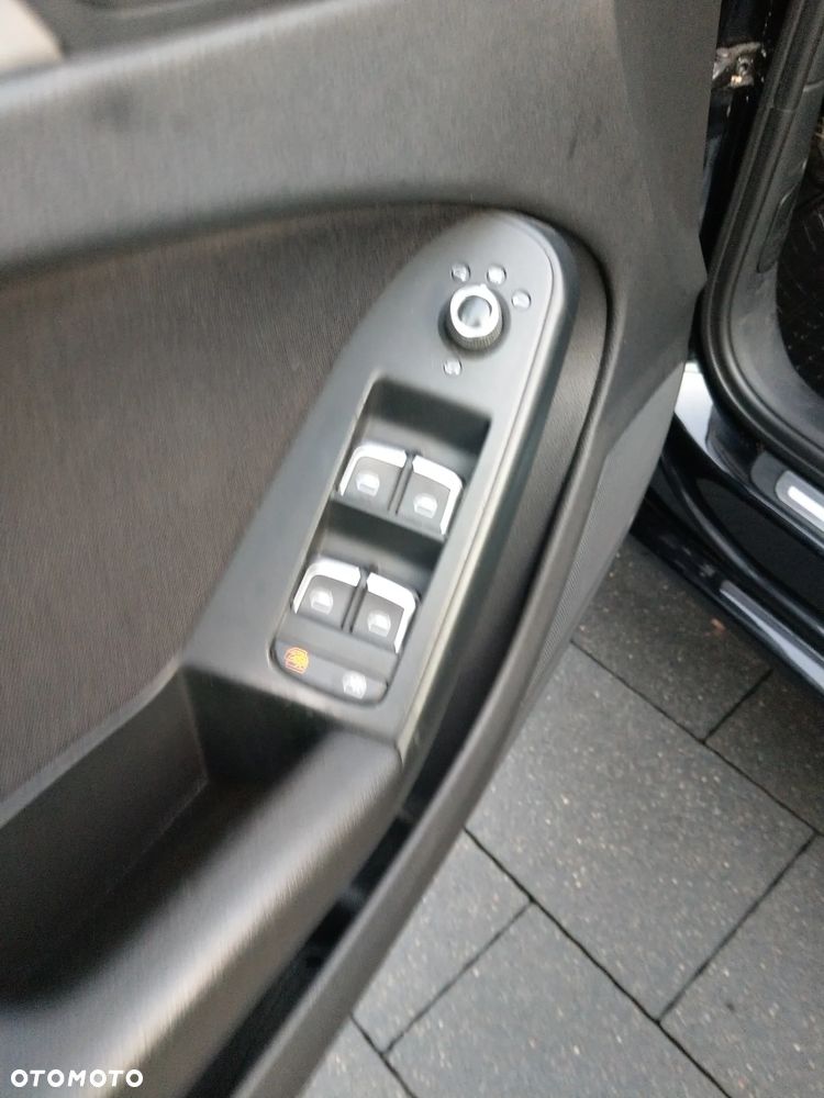 Audi A4 Avant 2.0 TDI DPF quattro Attraction - 13