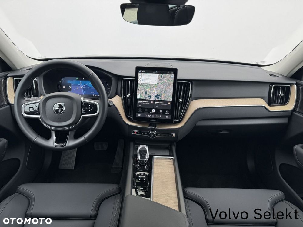 Volvo XC 60 B5 B AWD Plus Dark - 18