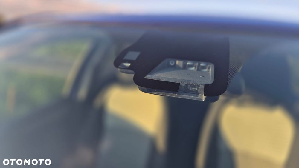 Toyota Yaris Hybrid 100 Premium - 18