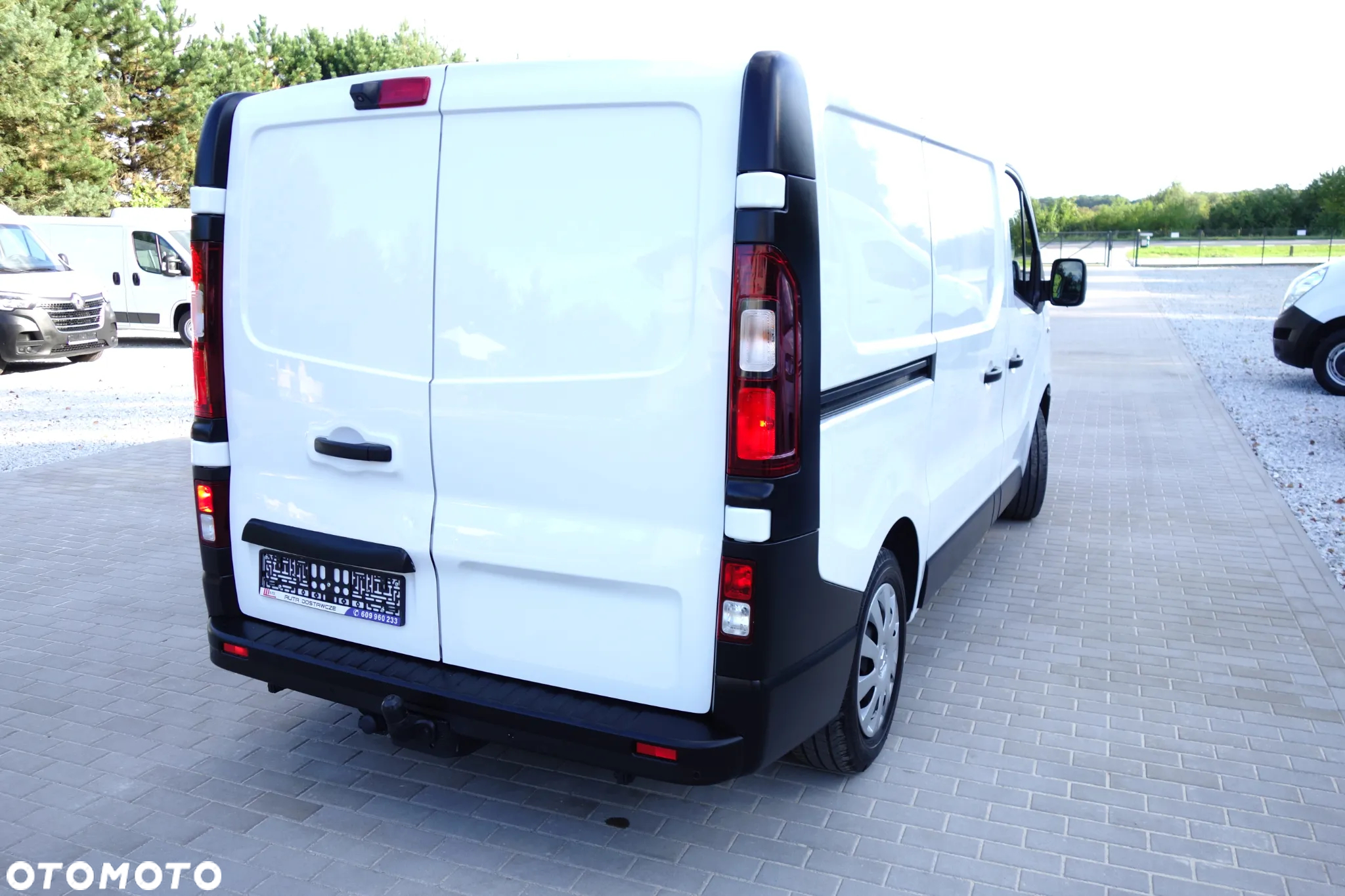Renault Trafic 2.0 Dci 120 KM L1H1  Zabudowa Klima Webasto 2 x Drzwi Boczne - 20
