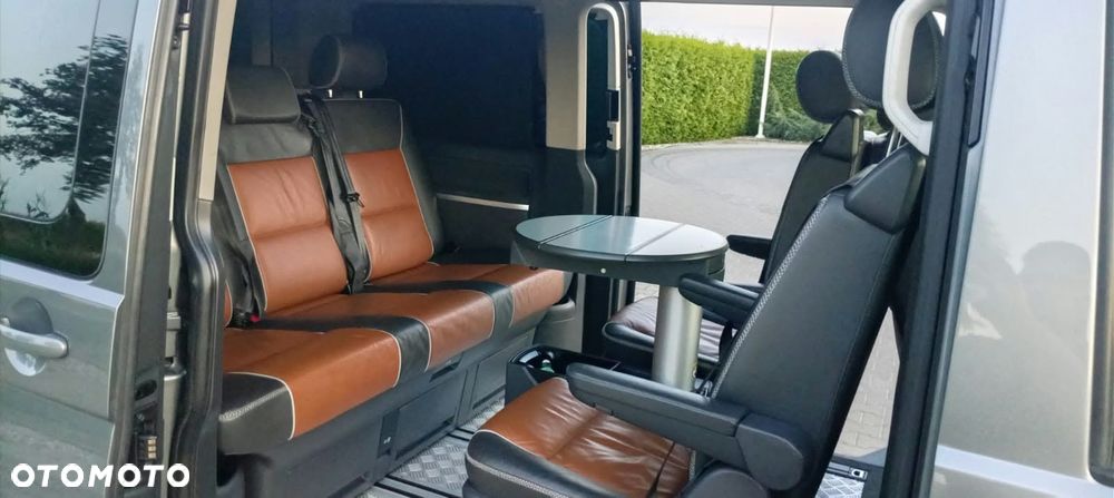 Volkswagen Multivan - 17