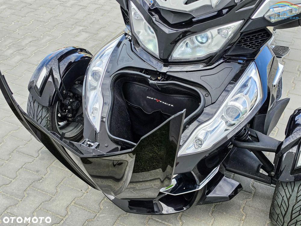 Can-Am Spyder - 20