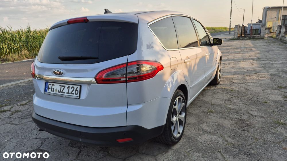 Ford S-Max - 34