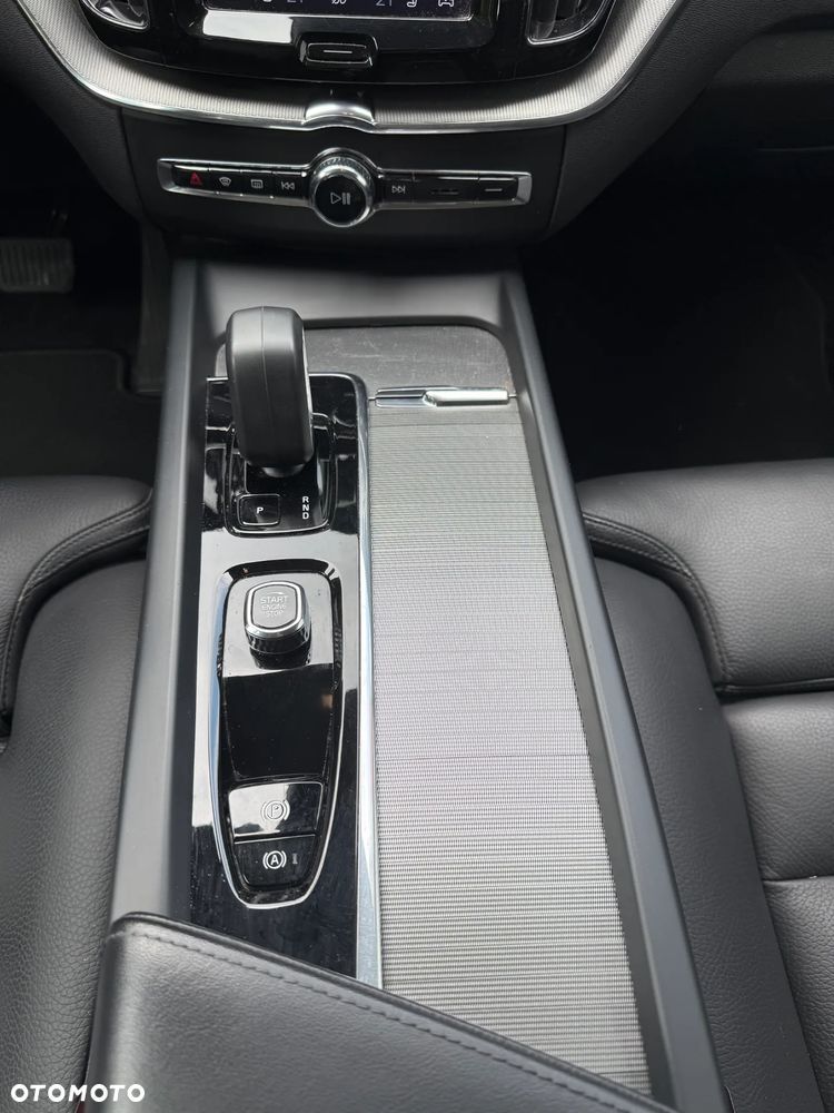Volvo XC 60 B4 D Plus Bright - 8