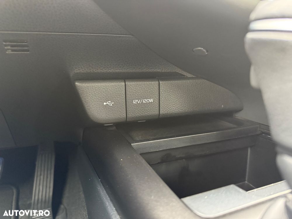 Toyota Camry Luxury - 27