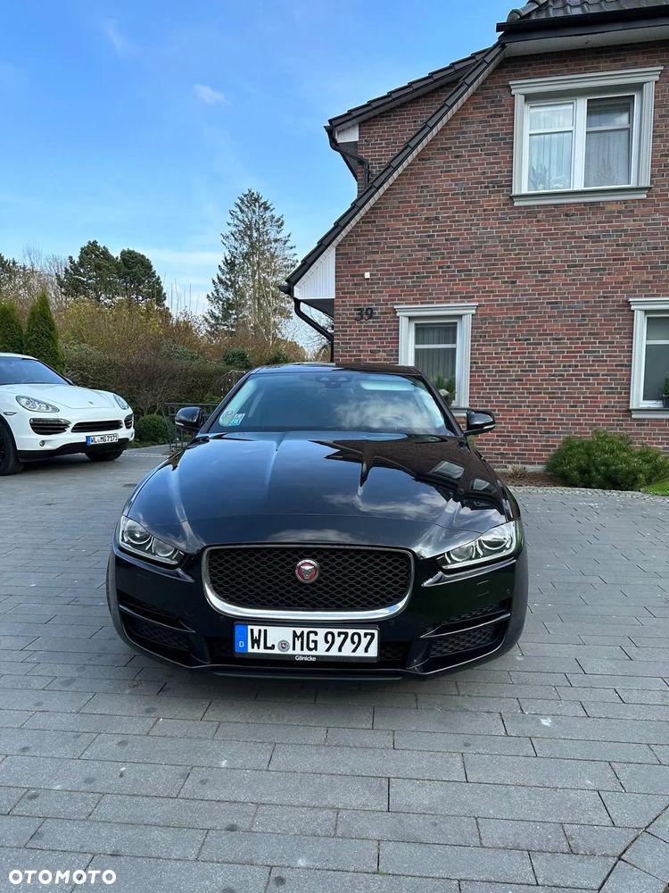 Jaguar XE 20d AWD Prestige - 6