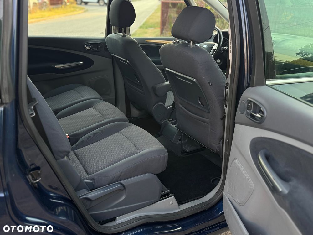 Ford Galaxy 2.0 Ghia - 11