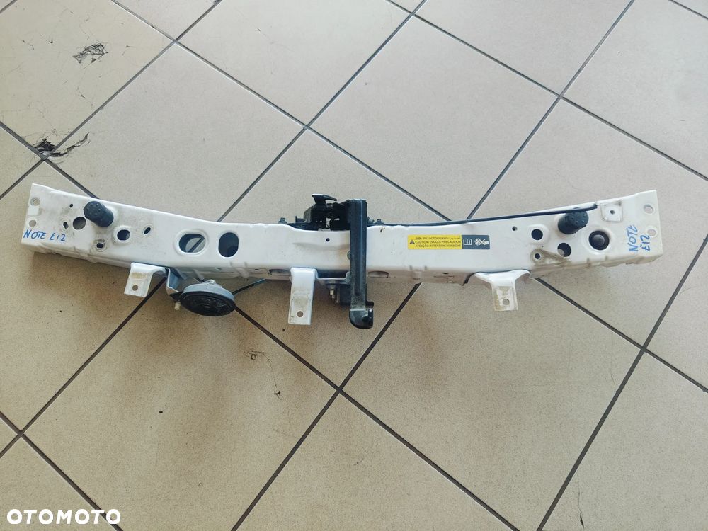 Nissan Note E12 pas zamkowy wzmocnienie górne