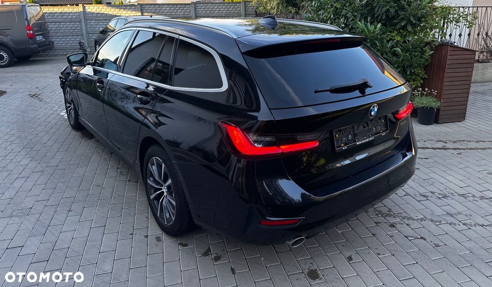 BMW Seria 3 318d MHEV Sport Line - 40