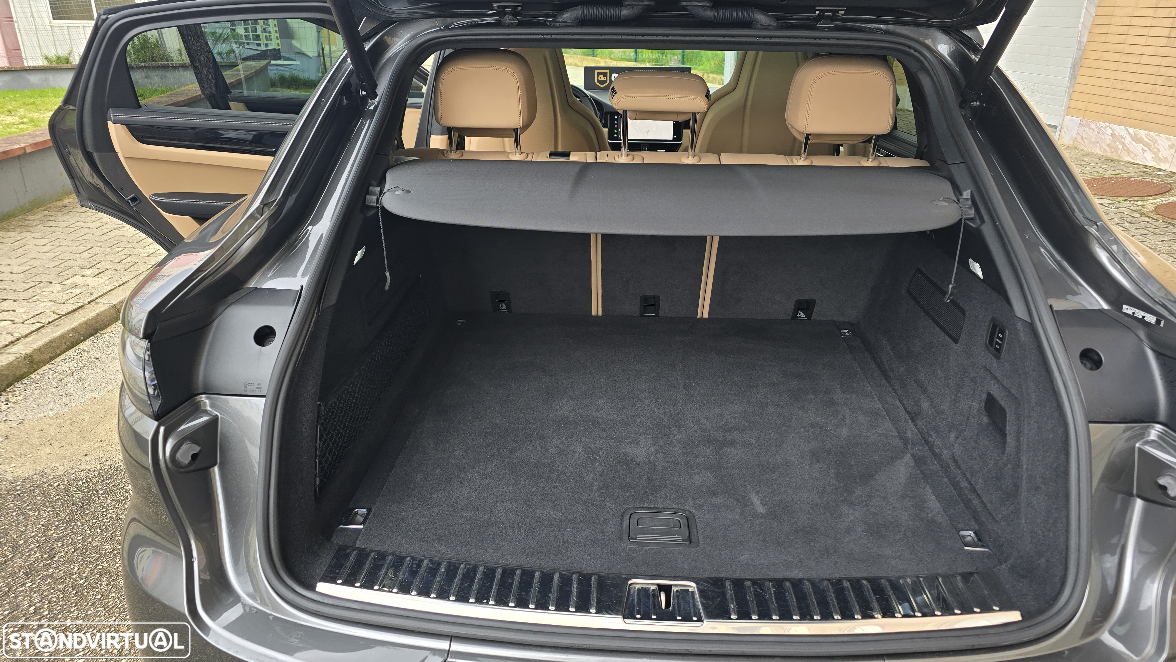 Porsche Cayenne Coupé E-Hybrid - 21