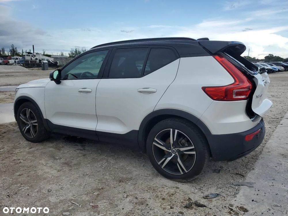 Volvo XC 40 T5 AWD R-Design - 5