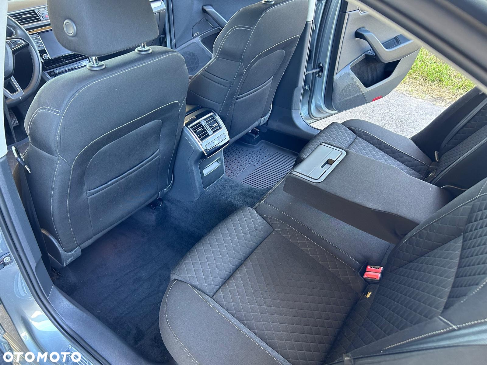 Skoda Superb 1.8 TSI DSG Ambition - 25