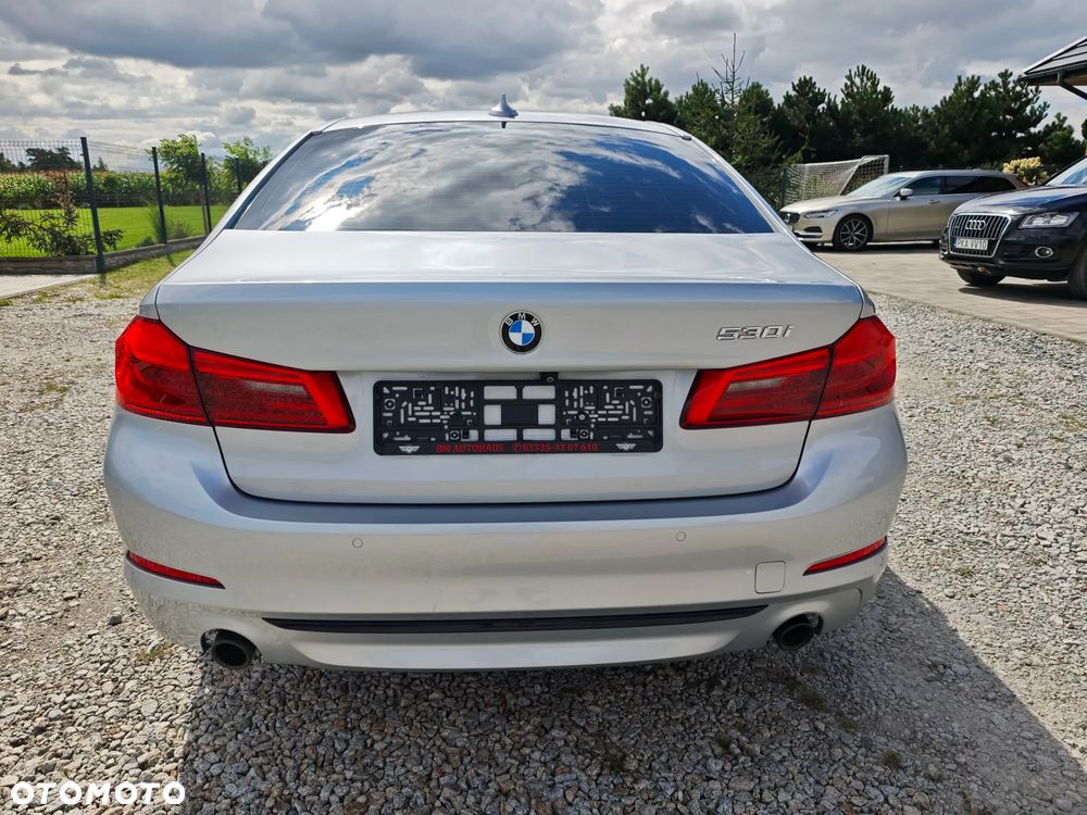 BMW Seria 5 530i Sport Line - 4
