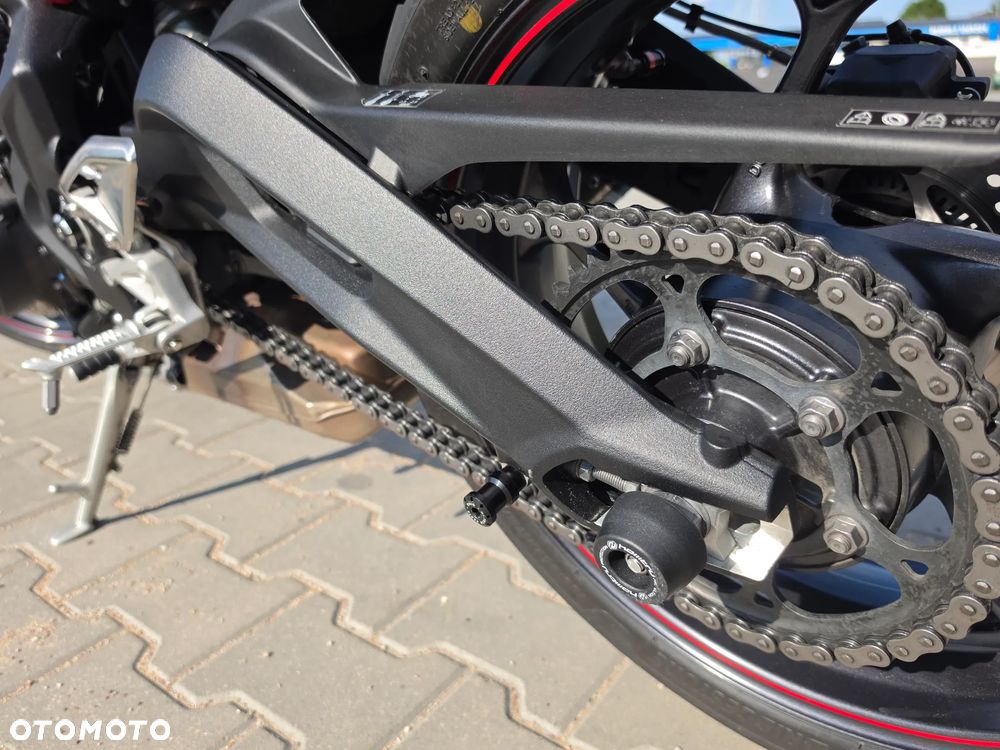 Triumph Street Triple - 15