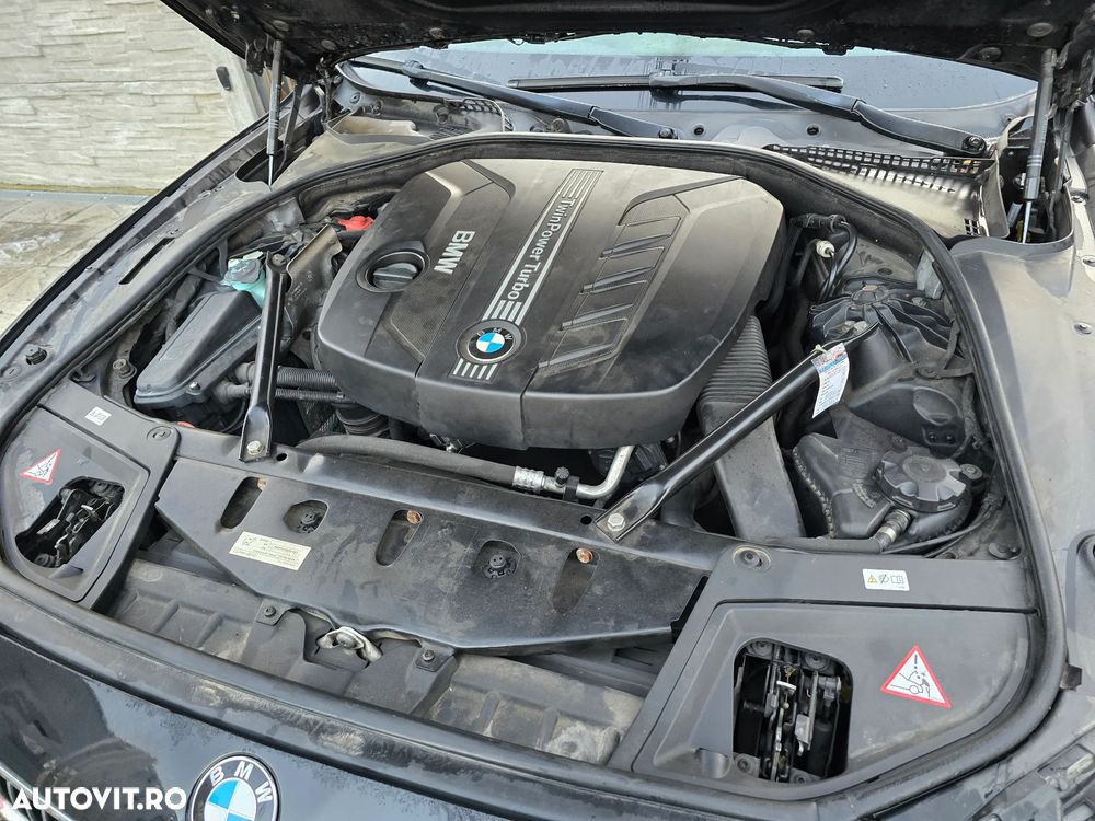BMW Seria 5 525d Touring - 29